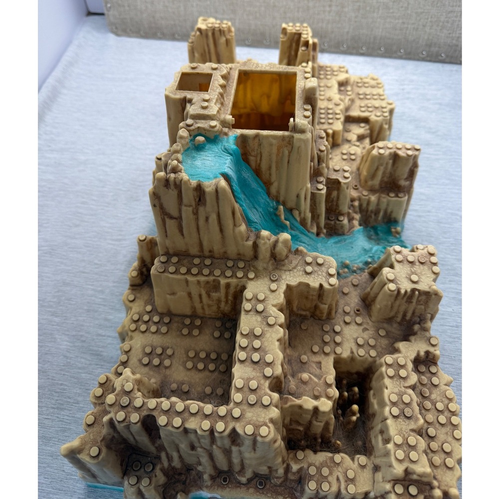 Mega Bloks Vintage Pyrates Treasure Mountain Baseplate Waterfall Tan Large
